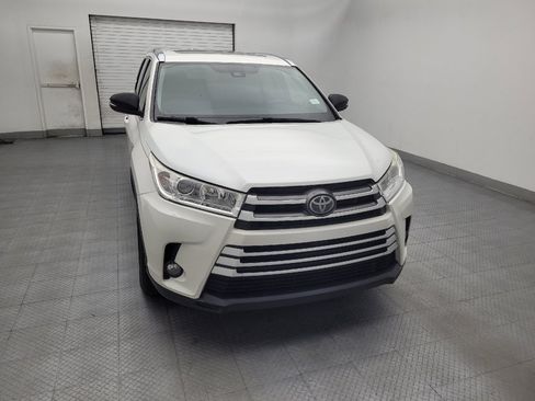 Used 2019 Toyota Highlander XLE FWD image 14