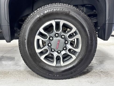 Used 2024 GMC Sierra 3500 SLT w/ SLT Convenience Package image 11