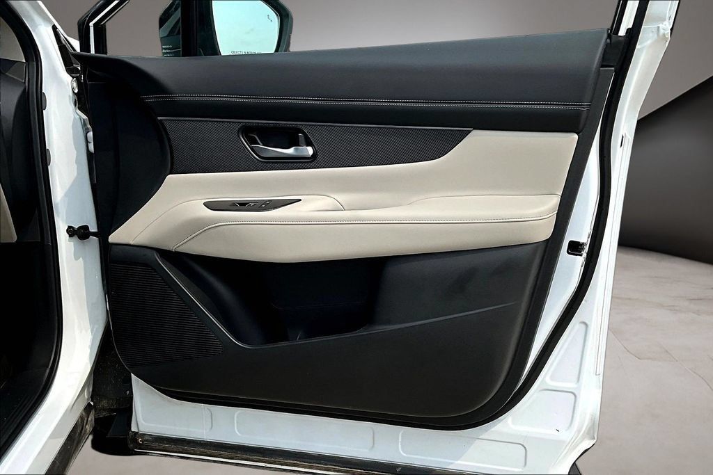 Certified 2025 Nissan Murano SV AWD/4WD image 15