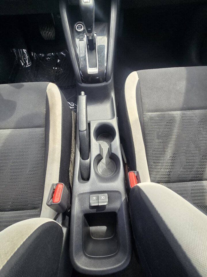 Used 2021 Nissan Versa SV FWD image 26