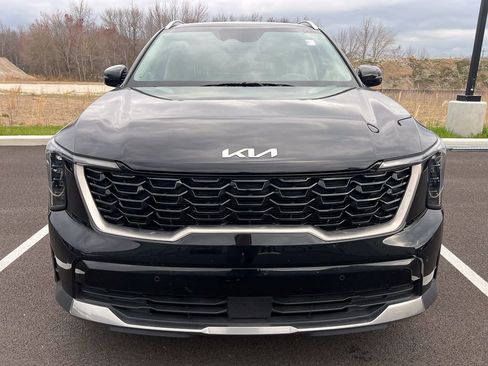 Used 2024 Kia Sorento S image 9