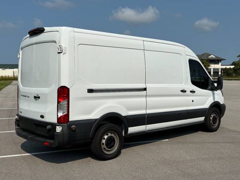 Used 2018 Ford Transit 250 148 Medium Roof RWD image 5