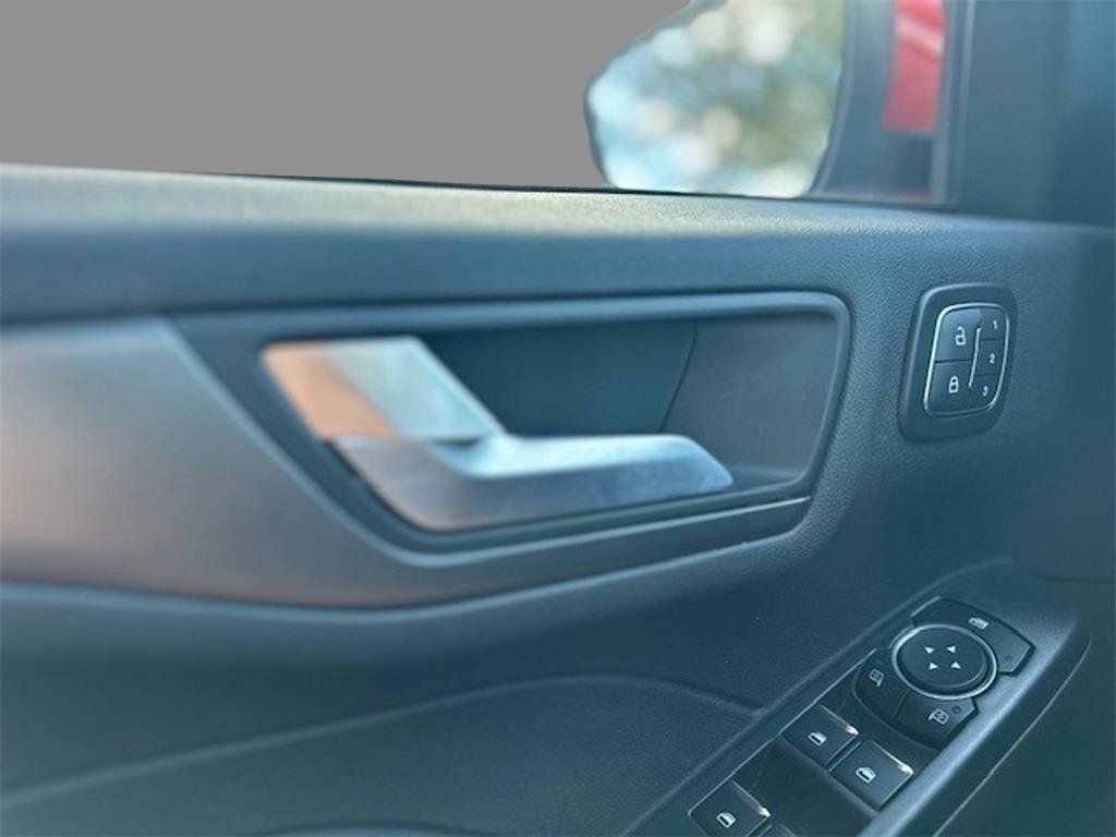 New 2024 Ford Escape Active w/ Tech Pack #2 FWD image 10