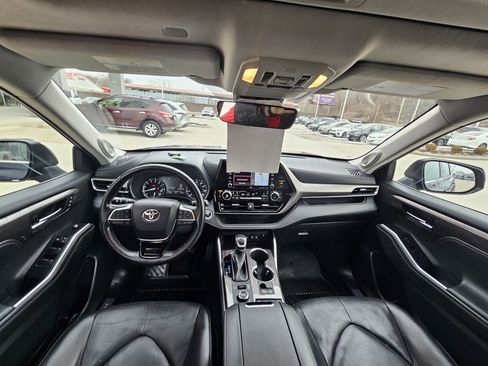 Used 2021 Toyota Highlander Limited image 17