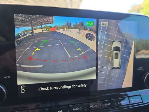 Used 2022 Nissan Pathfinder SL w/ SL Premium Package image 13