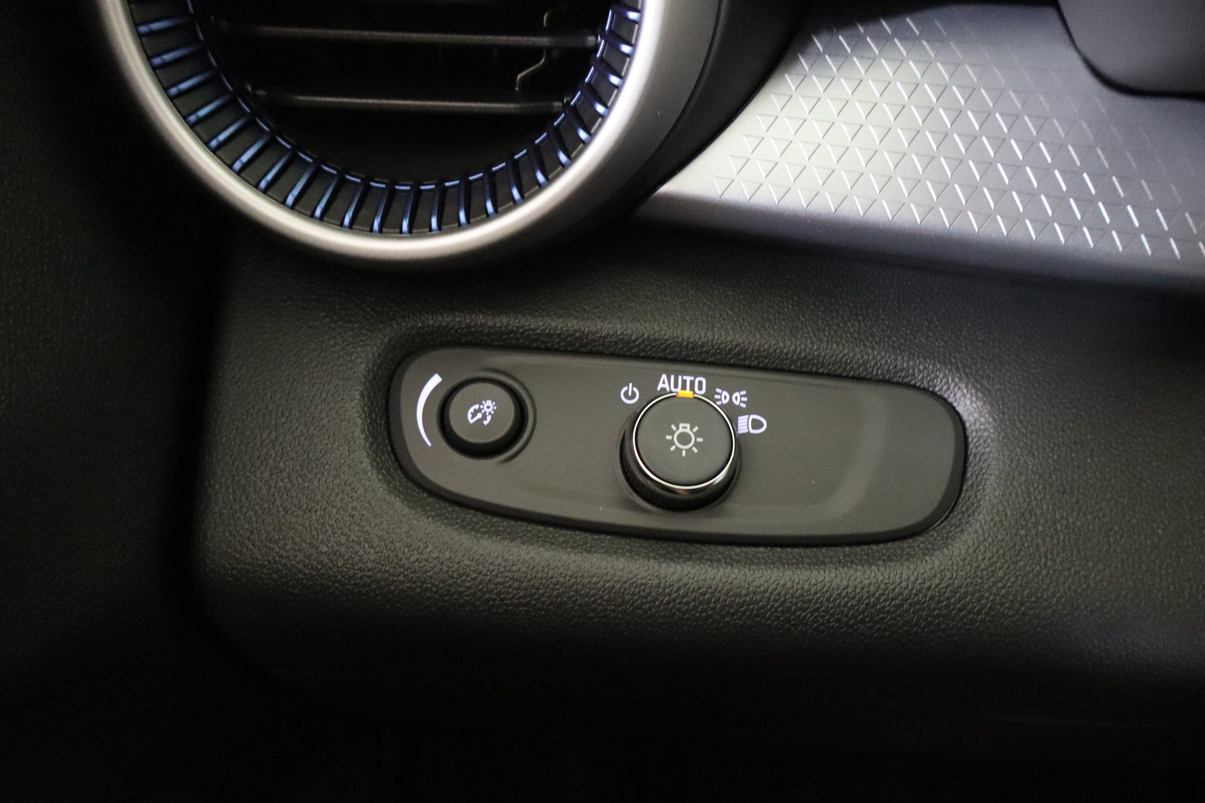 New 2026 Chevrolet Trax LS w/ LS Convenience Package FWD image 33