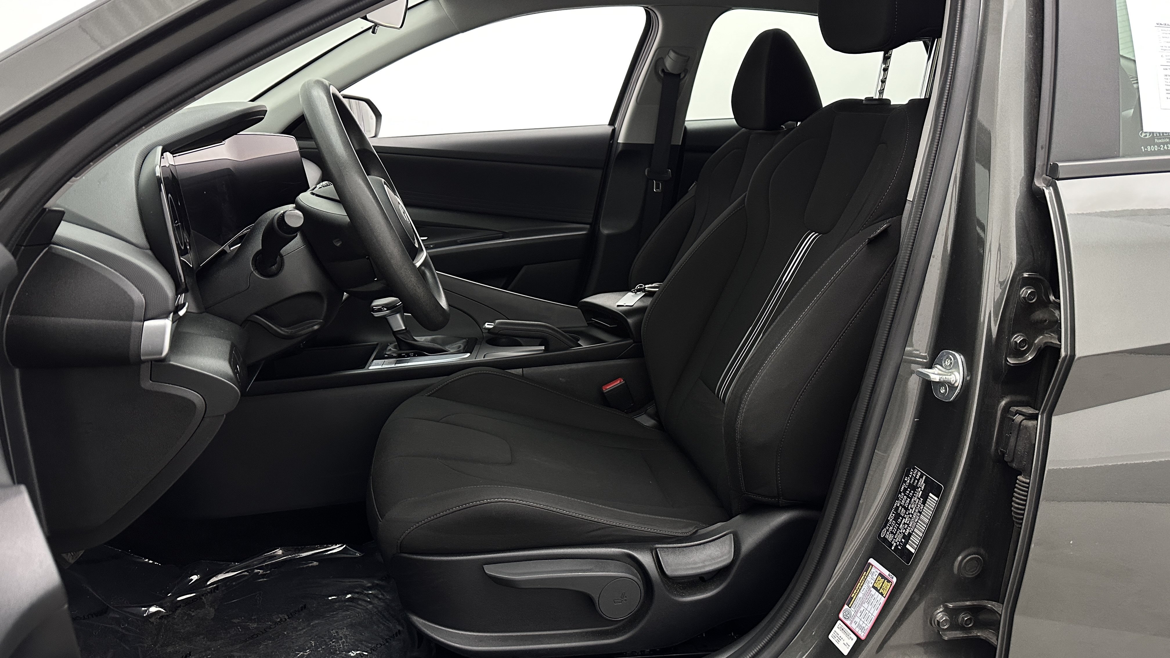 Used 2024 Hyundai Elantra SEL FWD image 13