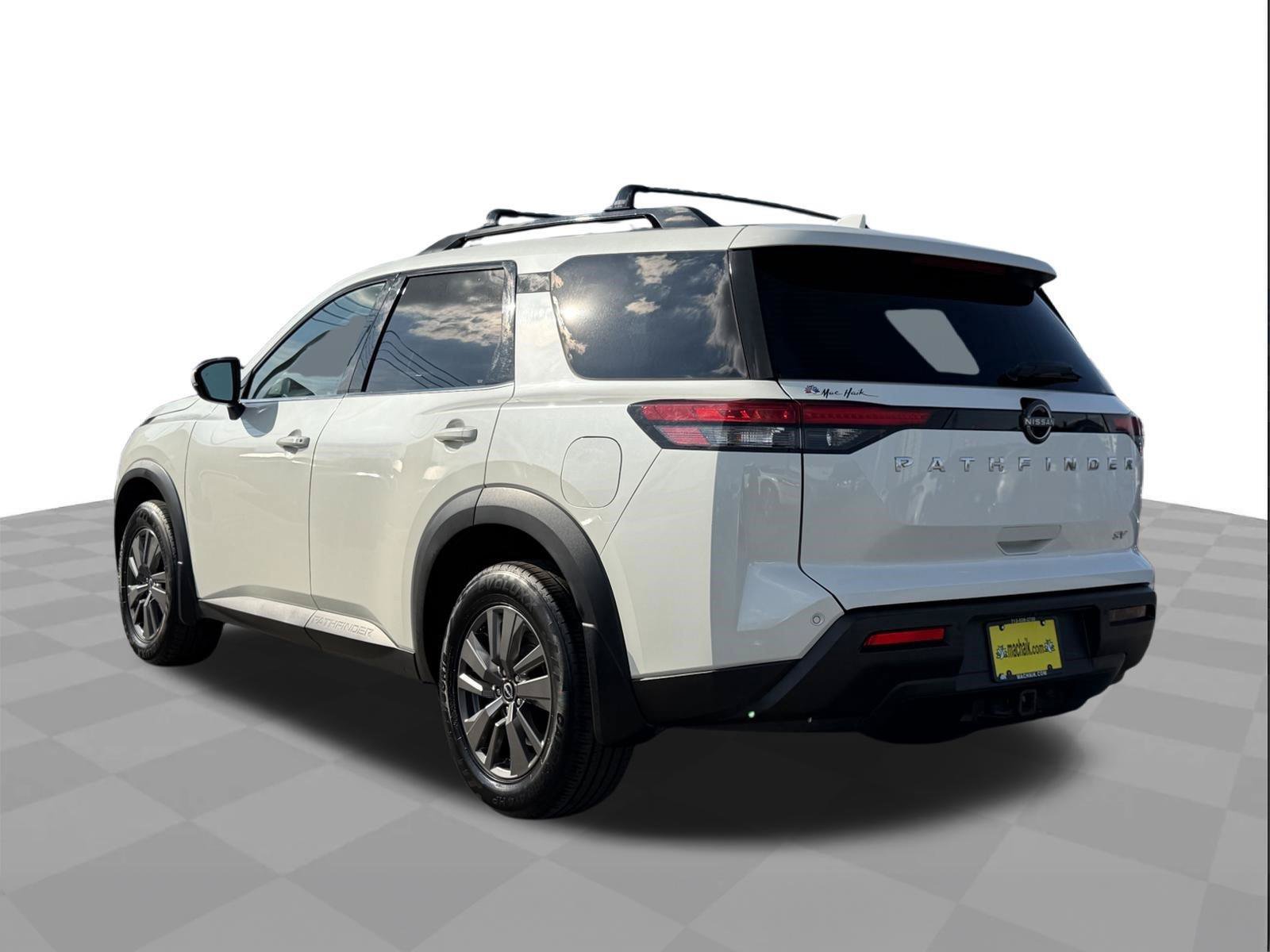 Used 2022 Nissan Pathfinder SV FWD image 3