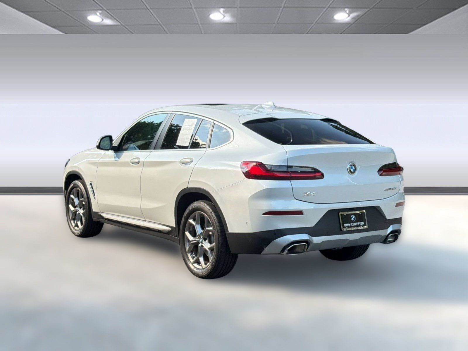 Certified 2025 BMW X4 xDrive30i AWD/4WD image 3
