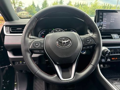 Used 2022 Toyota RAV4 SE w/ Weather & Moonroof Package AWD/4WD image 11