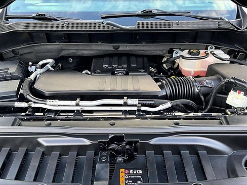 Used 2024 Chevrolet Silverado 1500 LT image 10