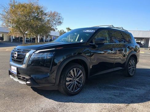 Used 2023 Nissan Pathfinder SL w/ SL Premium Package image 8