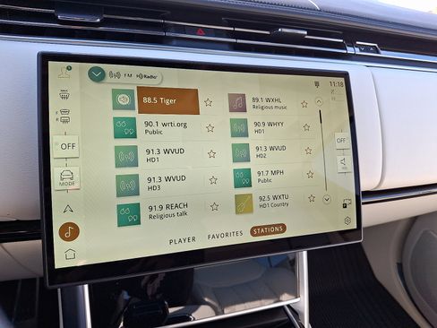 New 2026 Land Rover Range Rover SE image 8