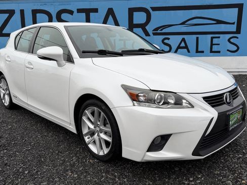 Used 2015 Lexus CT 200h image 1