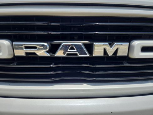 Used 2019 RAM 1500 Laramie AWD/4WD image 2
