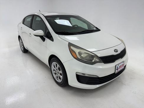 Used 2017 Kia Rio LX w/ Power Package image 2