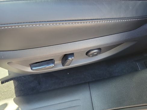 Used 2025 INFINITI QX50 Sport image 18