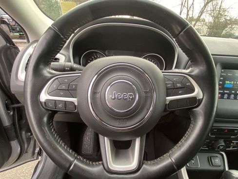 Used 2020 Jeep Compass Latitude image 19