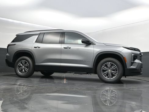 New 2026 Chevrolet Traverse LT w/ Driver Confidence Package FWD image 47
