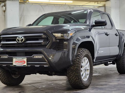 Used 2024 Toyota Tacoma SR5 image 10