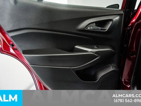 Used 2025 Chevrolet Trax LT w/ LT Convenience Package FWD image 52