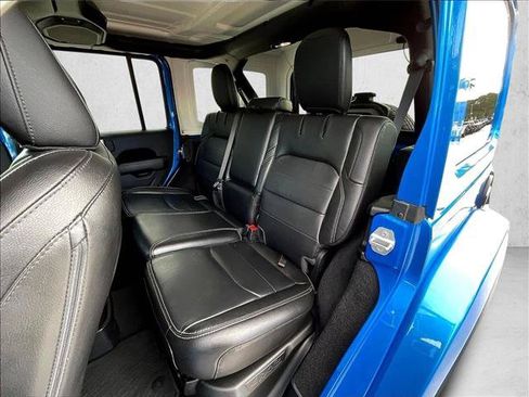 Used 2021 Jeep Wrangler Unlimited Sahara w/ Cold Weather Group AWD/4WD image 28