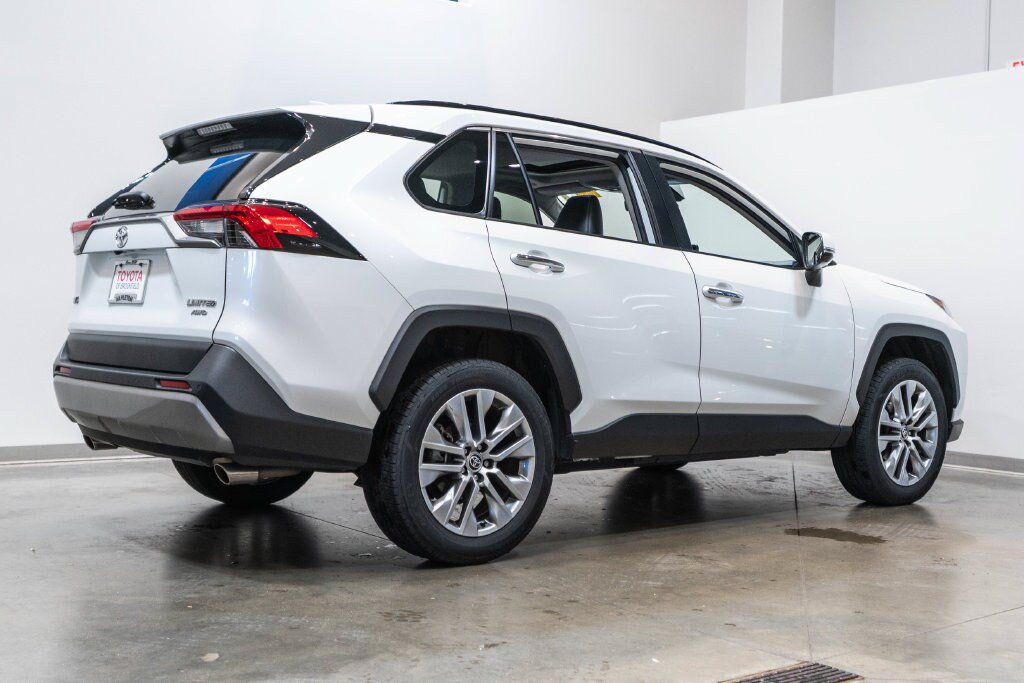 Used 2023 Toyota RAV4 Limited AWD/4WD image 9