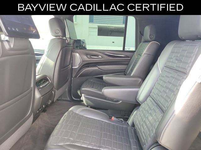 Used 2023 Cadillac Escalade ESV V AWD/4WD image 20
