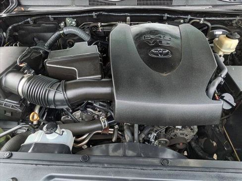 Used 2016 Toyota Tacoma SR5 w/ Towing Package image 22