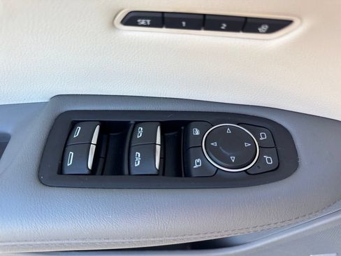 Used 2022 Cadillac XT5 Premium Luxury FWD image 21