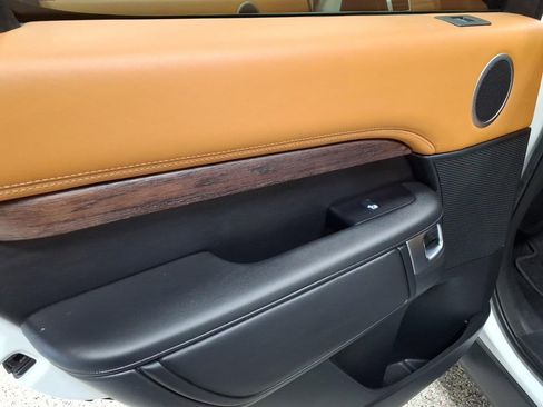 Used 2019 Land Rover Discovery HSE Luxury image 20