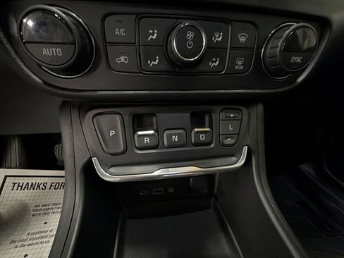 Used 2021 GMC Terrain SLT image 14