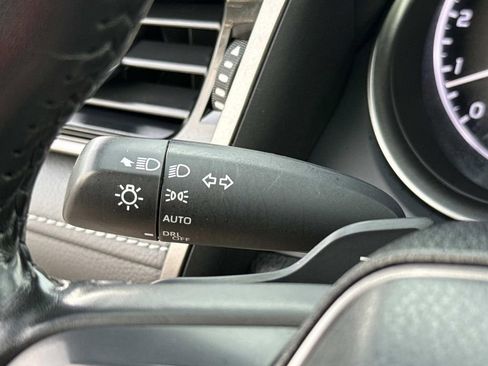 Used 2024 Toyota Camry SE image 40