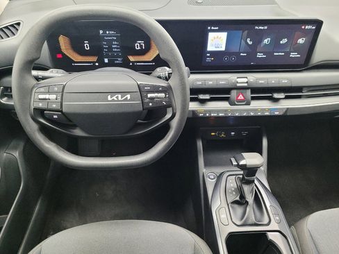 Used 2025 Kia K4 FWD image 22