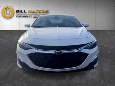 Used 2021 Chevrolet Malibu RS FWD image 2