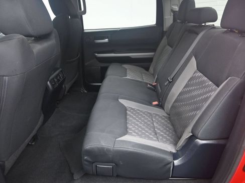 Used 2018 Toyota Tundra SR5 w/ TRD Off Road Package AWD/4WD image 29