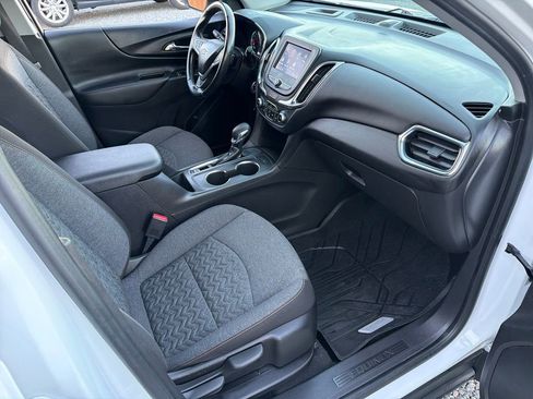 Used 2023 Chevrolet Equinox LT image 30