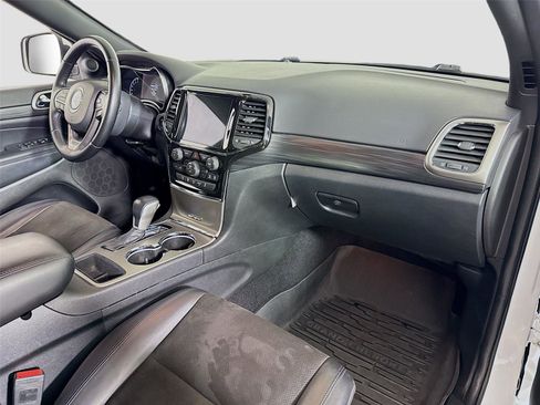 Used 2021 Jeep Grand Cherokee Laredo X image 21