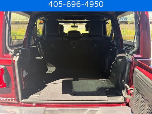 Used 2022 Jeep Wrangler Unlimited Sahara AWD/4WD image 30