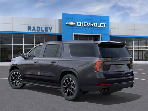 New 2026 Chevrolet Suburban RST image 3