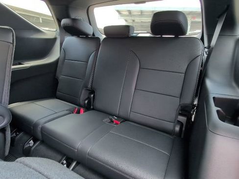 New 2026 Chevrolet Traverse High Country w/ LPO, Floor Liner Package FWD image 9