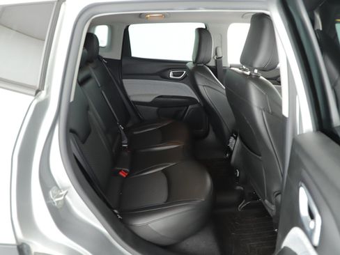 Used 2022 Jeep Compass Latitude FWD image 14
