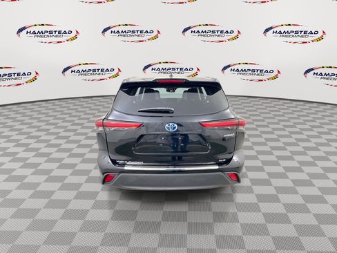 Used 2021 Toyota Highlander XLE image 7