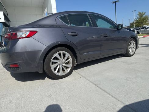 Used 2017 Acura ILX FWD image 2