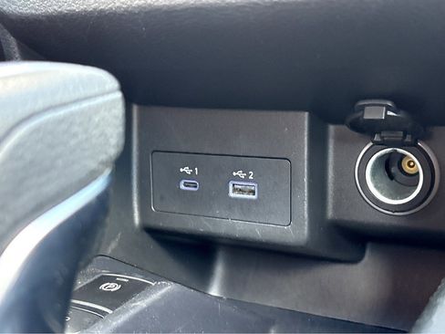 Used 2024 Nissan Kicks SV image 34