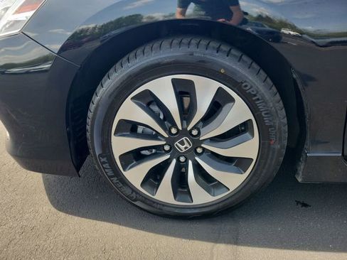 Used 2017 Honda Accord Touring image 17