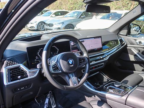 Used 2026 BMW X5 sDrive40i w/ M Sport Package RWD image 16