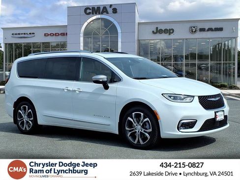 New 2026 Chrysler Pacifica Pinnacle AWD/4WD image 1