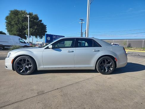 Used 2023 Chrysler 300 S RWD image 6