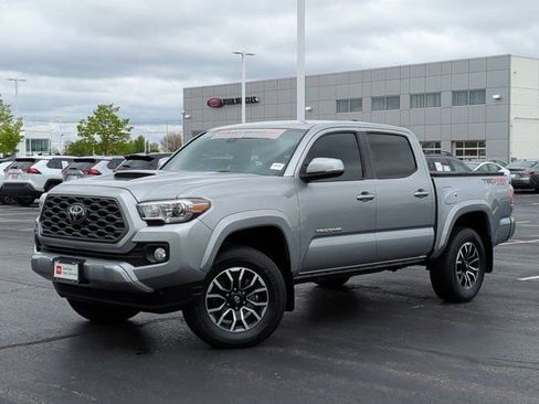 Certified 2021 Toyota Tacoma TRD Sport AWD/4WD image 2